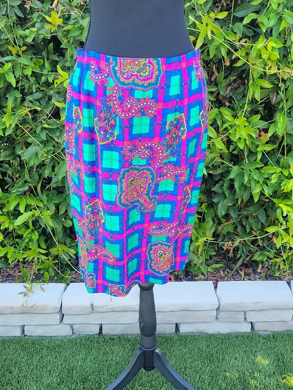 Vintage Colorful 100% Silk  Vibrant Paisley Pencil Skirt